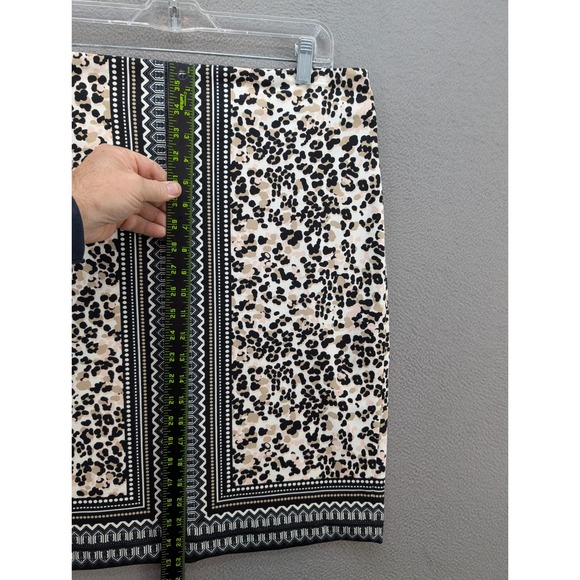 Talbots Women's Leopard Skirt Size 12 Beige Black Pencil Knee Length Mob Wife - Picture 7 of 10